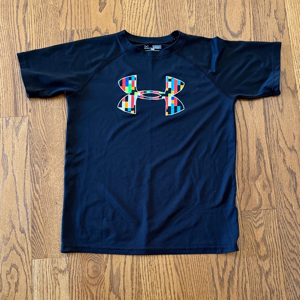 Boys Under Armour Black Short Sleeve Tee with Multicolor Logo